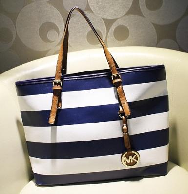 หมดค่ะ กระเป๋าLuluhouse รุ่น L88-01blu กระเป๋าสไตล์กาหลี นำเข้าของแท้ 100% ค่ะ หนังสวย